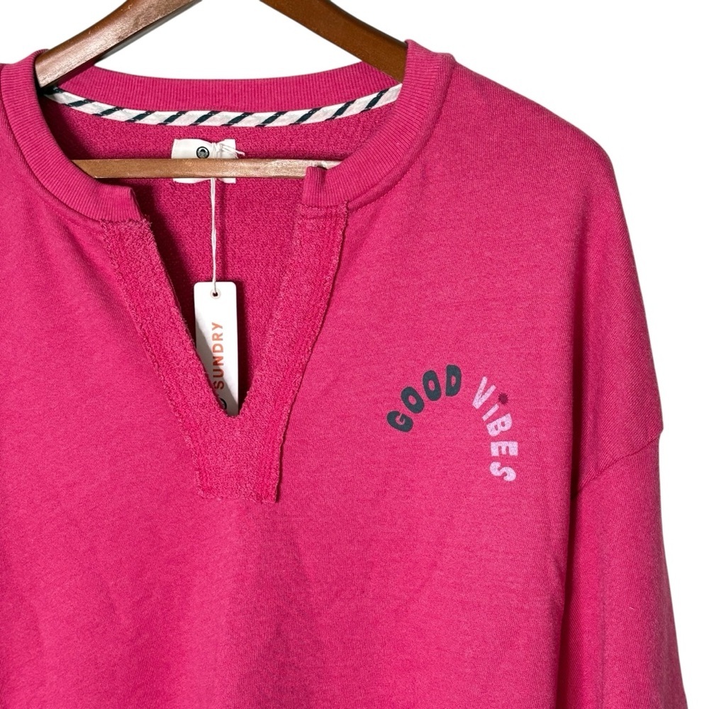 NWT Anthropologie SUNDRY Good Vibes Fuchsia Split Neck Cropped Sweatshirt Size L - Picture 5 of 14